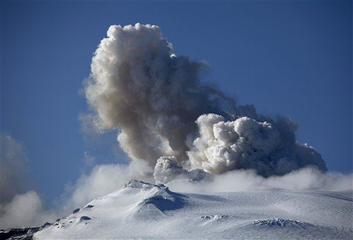 Iceland Raises Volcano Alert to Highest Level