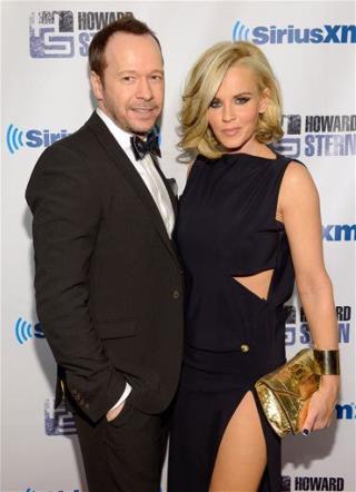 Donnie Wahlberg, Jenny McCarthy Tie the Knot