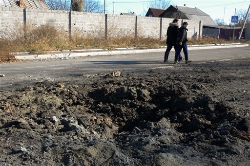 Ukraine Says Russia Sent 32 Tanks Across Border