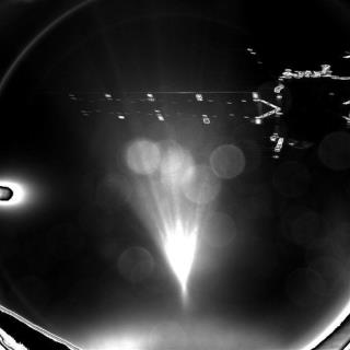 Spacecraft Begins Descent to Comet