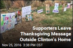 Clinton Thankful for Supporters&#39; Thanks on Thanksgiving