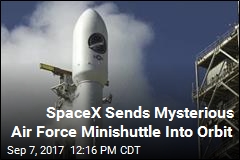 SpaceX Launches Air Force&#39;s Super-Secret Minishuttle