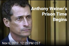 Anthony Weiner Reports to Prison