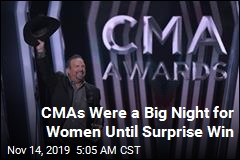 Garth Brook Is Surprise Winner at CMAs