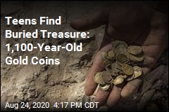 Teens on Dig Discover 9th-Century Gold Coins