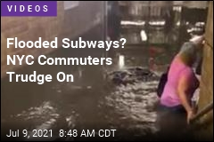 Flooding of NYC Subways Doesn&#39;t Stop Commuters