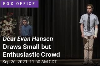 Dear Evan Hansen Draws Small but Enthusiastic Crowd