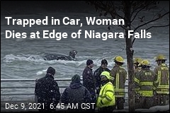 Trapped in Car, Woman Dies at Edge of Niagara Falls