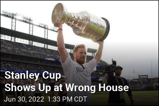 Stanley Cup Shows Up at Wrong House