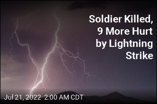 Lightning Strike Kills 1 Soldier, Injures 9 Others