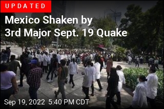 Strong 7.6 Quake Hits Mexico&#39;s Pacific Coast