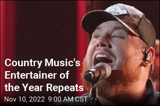 Country Music&#39;s Entertainer of the Year Repeats