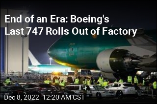 Boeing&#39;s Last 747 Rolls Out of Factory