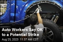 Auto Workers Say OK to a Potential Strike
