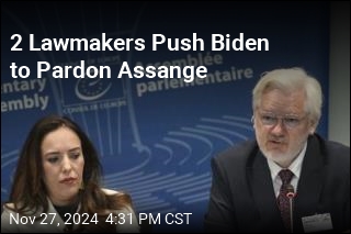 2 Lawmakers Push Biden to Pardon Assange