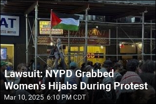 Lawsuit: NYPD Grabbed Women&#39;s Hijabs During Protest