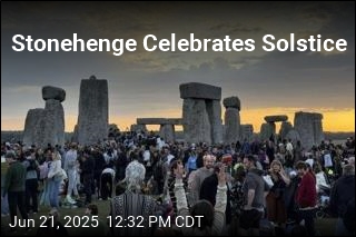 Druids, Pagans Celebrate Solstice at Stonehenge