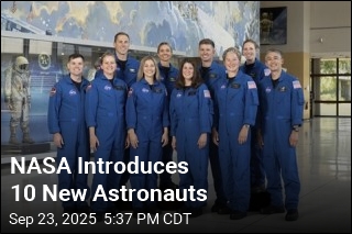NASA Introduces 10 New Astronauts