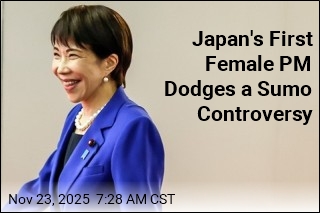 Japan&#39;s First Female PM Dodges a Sumo Glass Ceiling