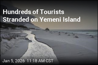 Hundreds of Tourists Stranded on Yemeni Island