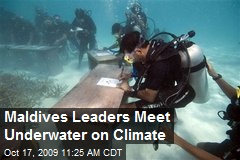 Maldives Leaders Meet Underwater on Climate
